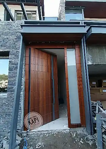 Koyu Pivot Kapı PIV14