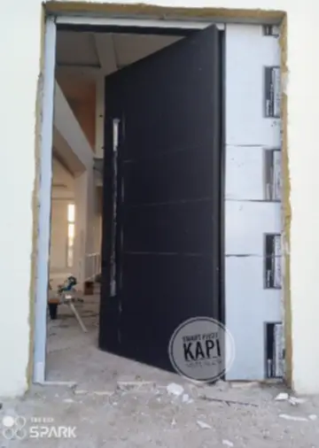 Siyah Pivot Kapı PIV21